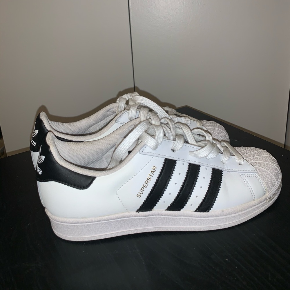 Adidas superstar tennis shoes